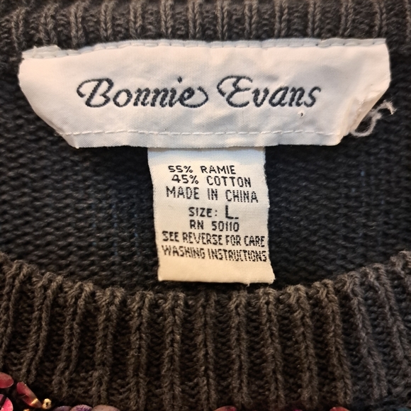 Gray knit with Sequin Design - Picture 2 of 4